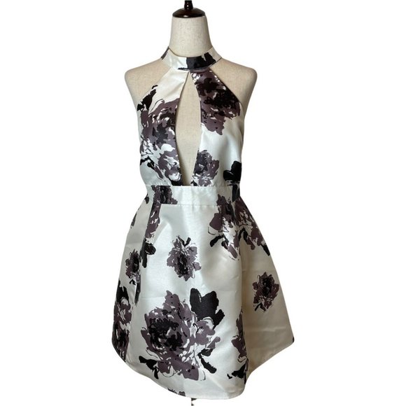 Boohoo Dresses & Skirts - Boohoo Gray Purple White Floral Fit & Flare Halter Neckline Dress Size 12